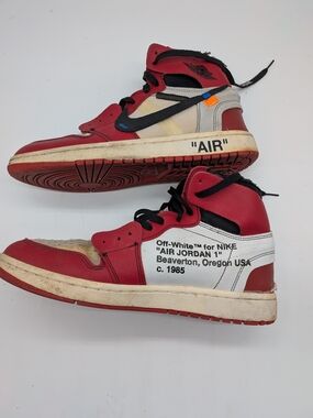 Off-White x Air Jordan 1 Retro High OG “Chicago” – Size 8